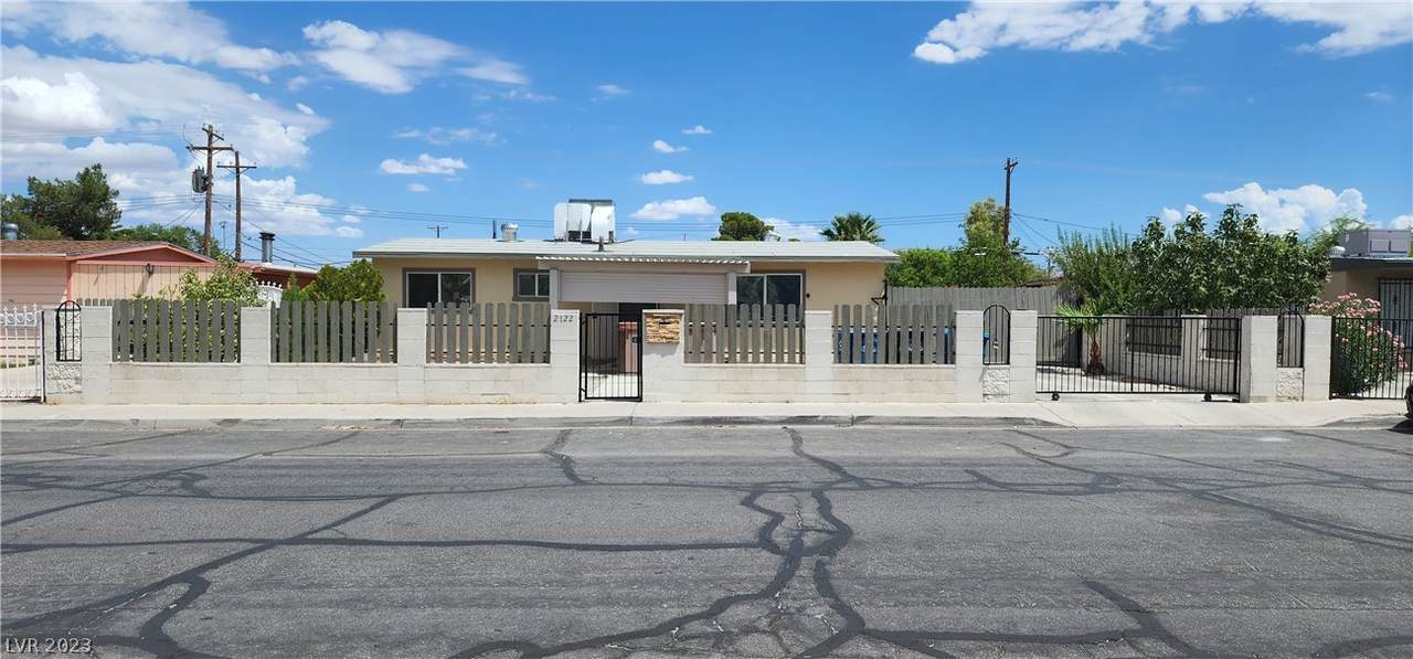 2122 Daley Street - Photo 1