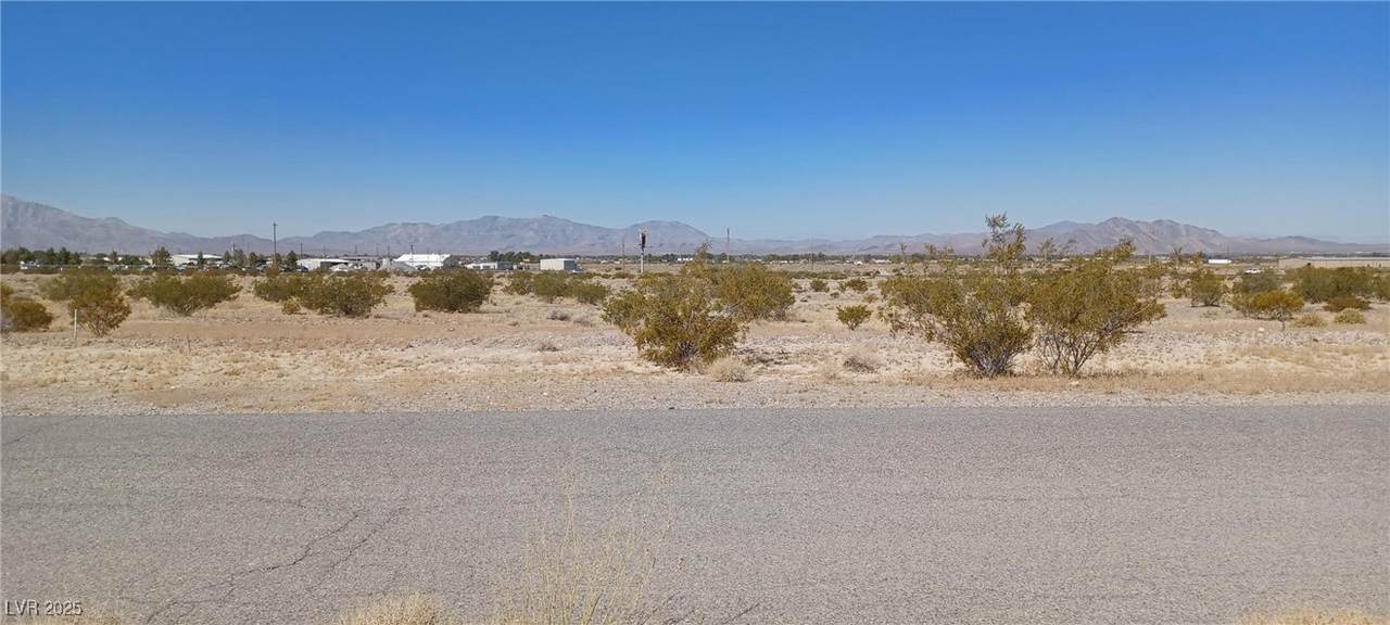 460 Humahuaca Street - Photo 1