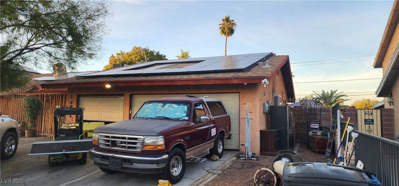 2904 Oakey Boulevard - Photo 1