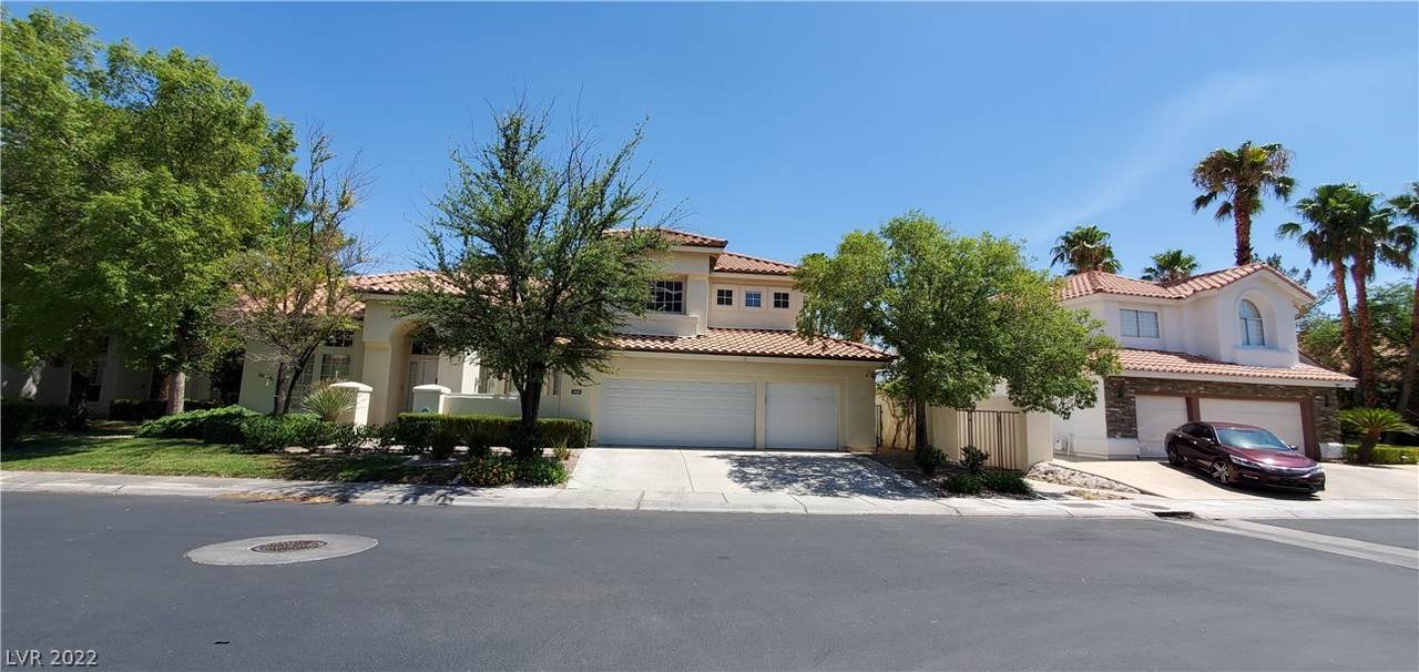 2820 Sterling Cove Drive - Photo 1