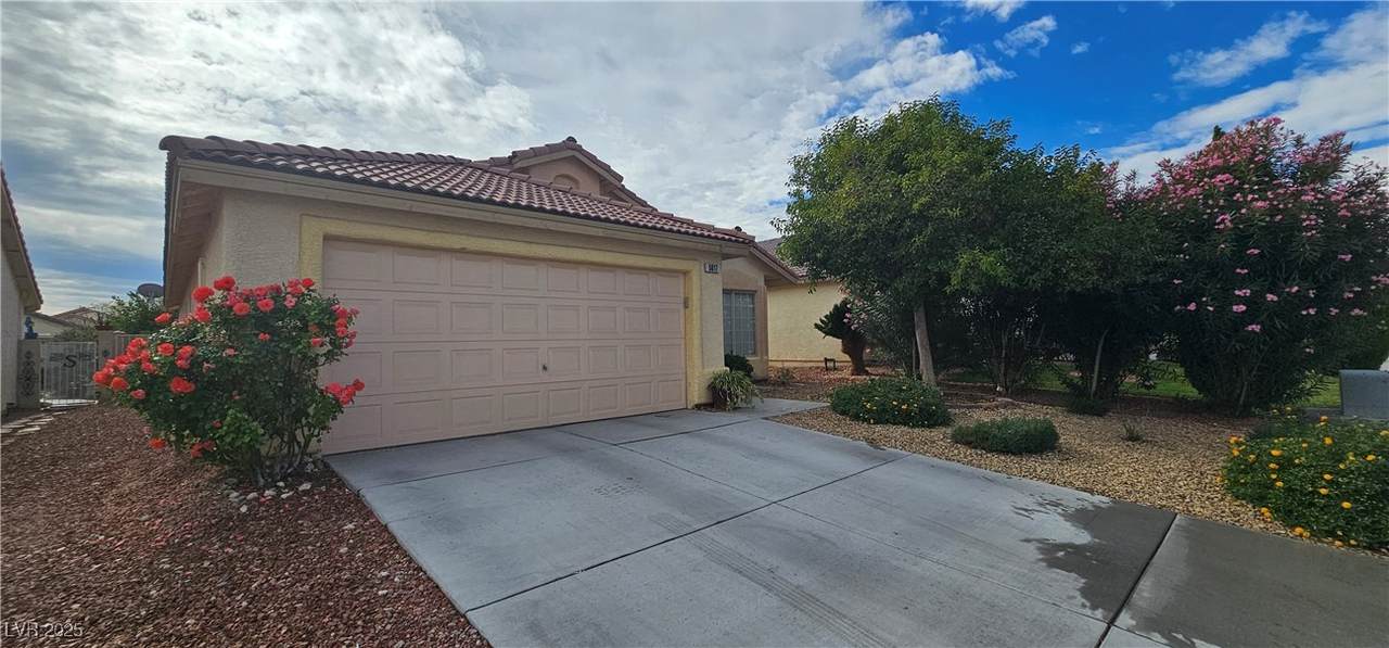 5017 El Campo Grande Avenue - Photo 1