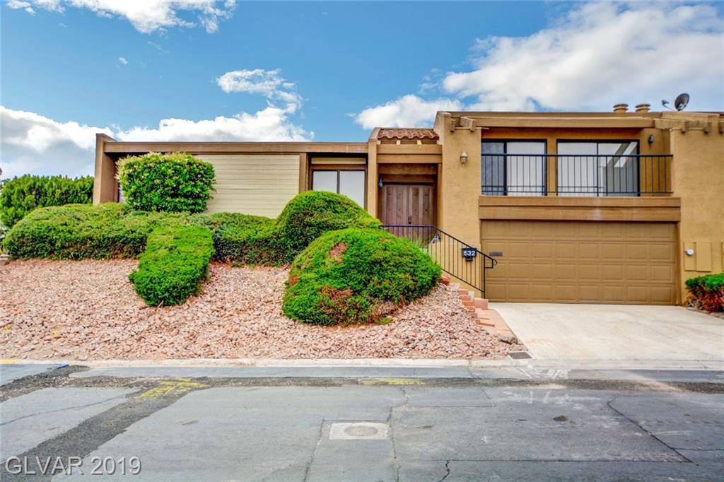 532 Greenbriar - Photo 1