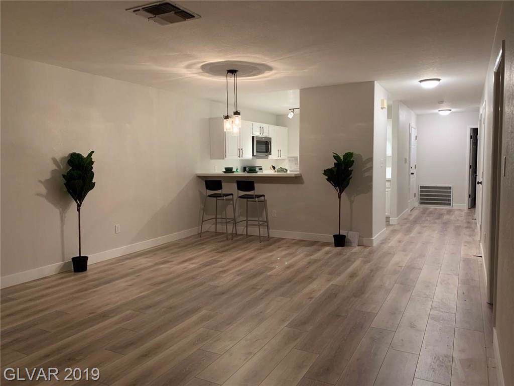 2851 Valley View - Photo 1