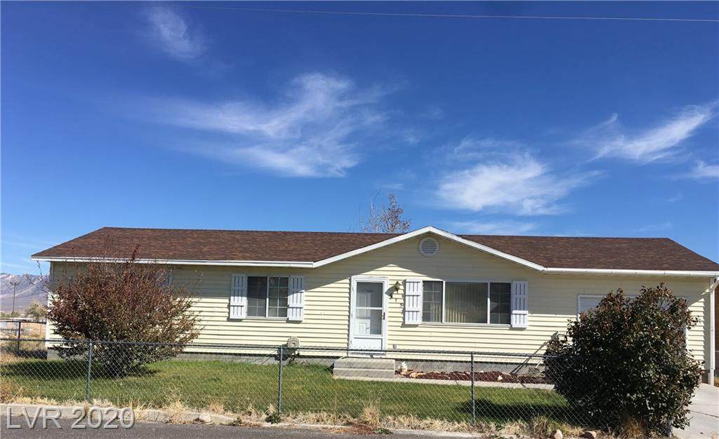 915 East 16th Street - Photo 1