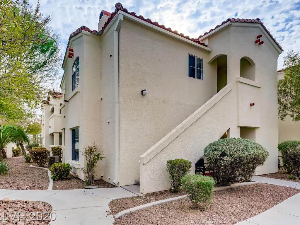 698 Racetrack Road - Photo 1
