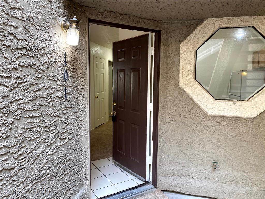 5052 Rainbow Boulevard - Photo 1