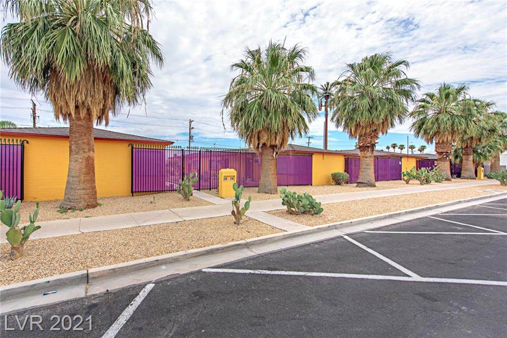 216 10th Street - Photo 1