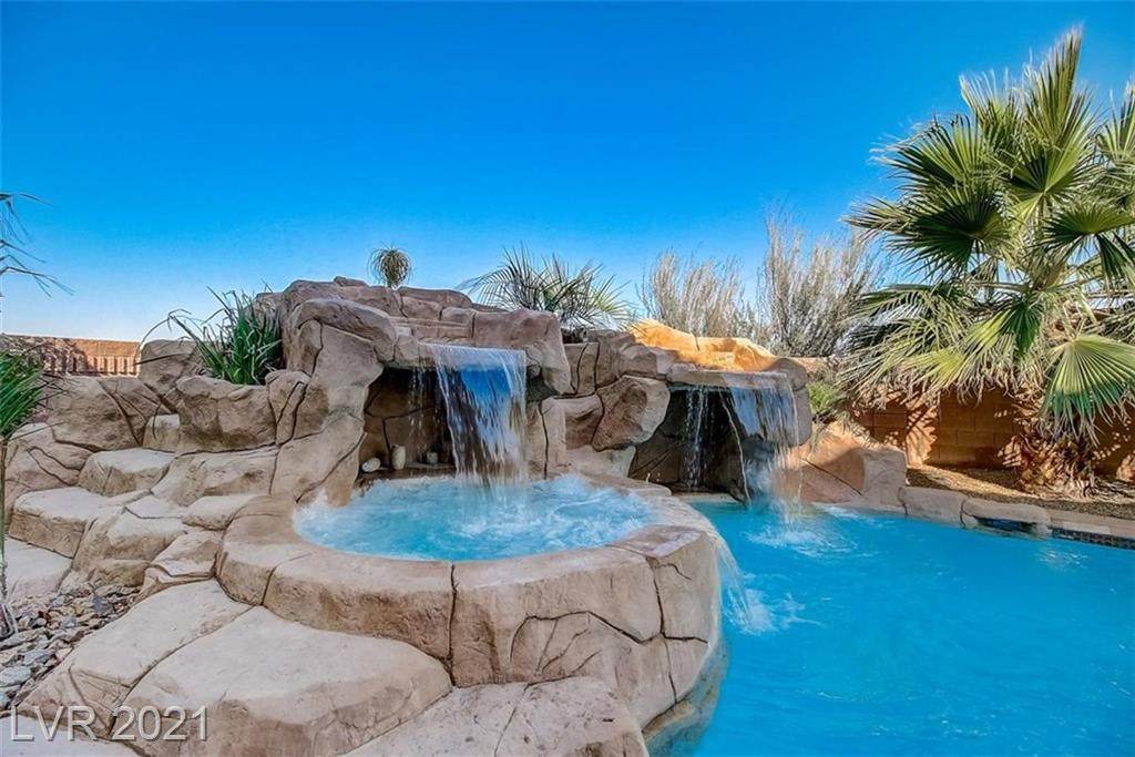 5876 Lindell Road - Photo 1