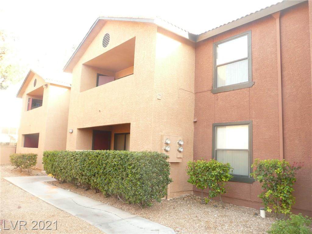 2451 Rainbow Boulevard - Photo 1