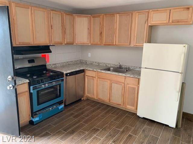 641 Maryland Parkway - Photo 1