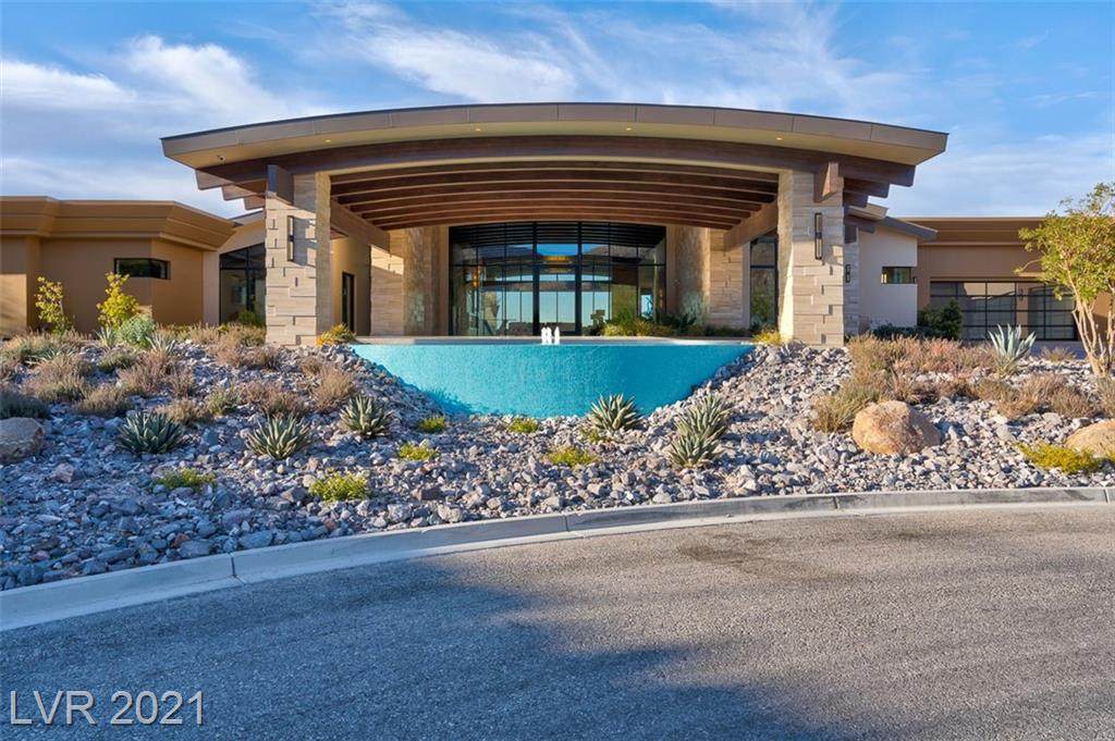 8 Rockmount Court - Photo 1