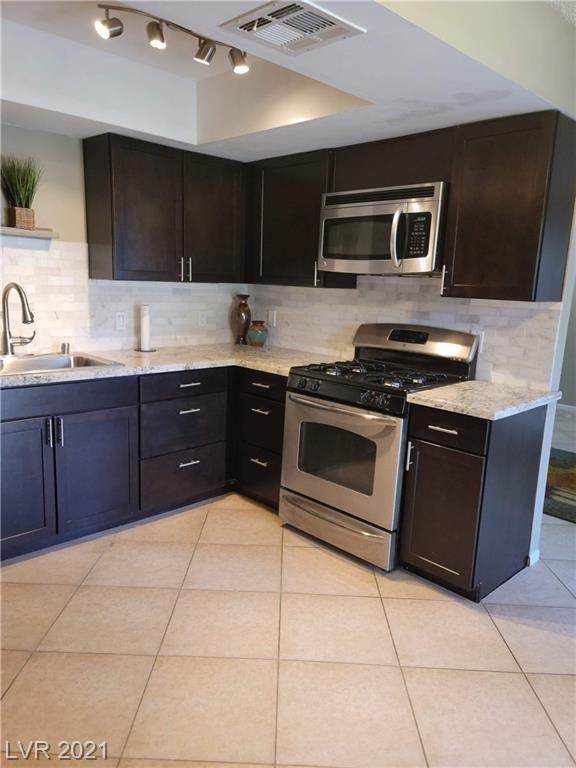 5576 Rochelle Avenue - Photo 1