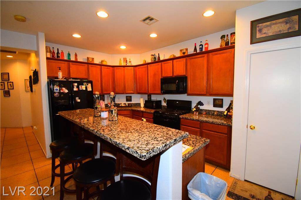 333 Fox Blitz Avenue - Photo 1