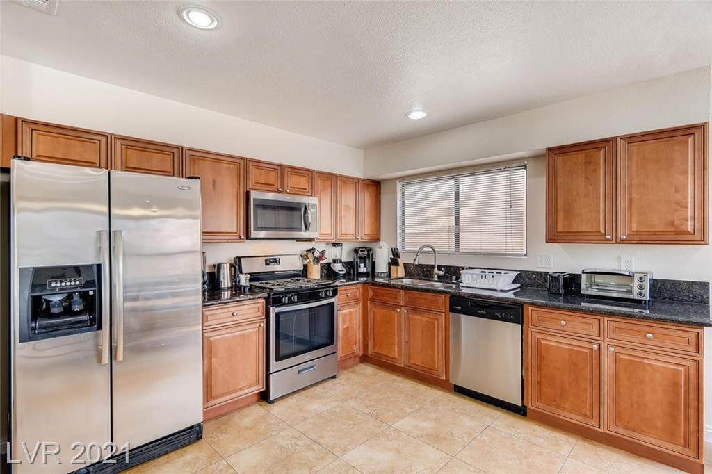 8129 Spur Court - Photo 1