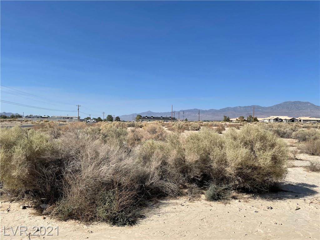 1660 Deputy Street - Photo 1