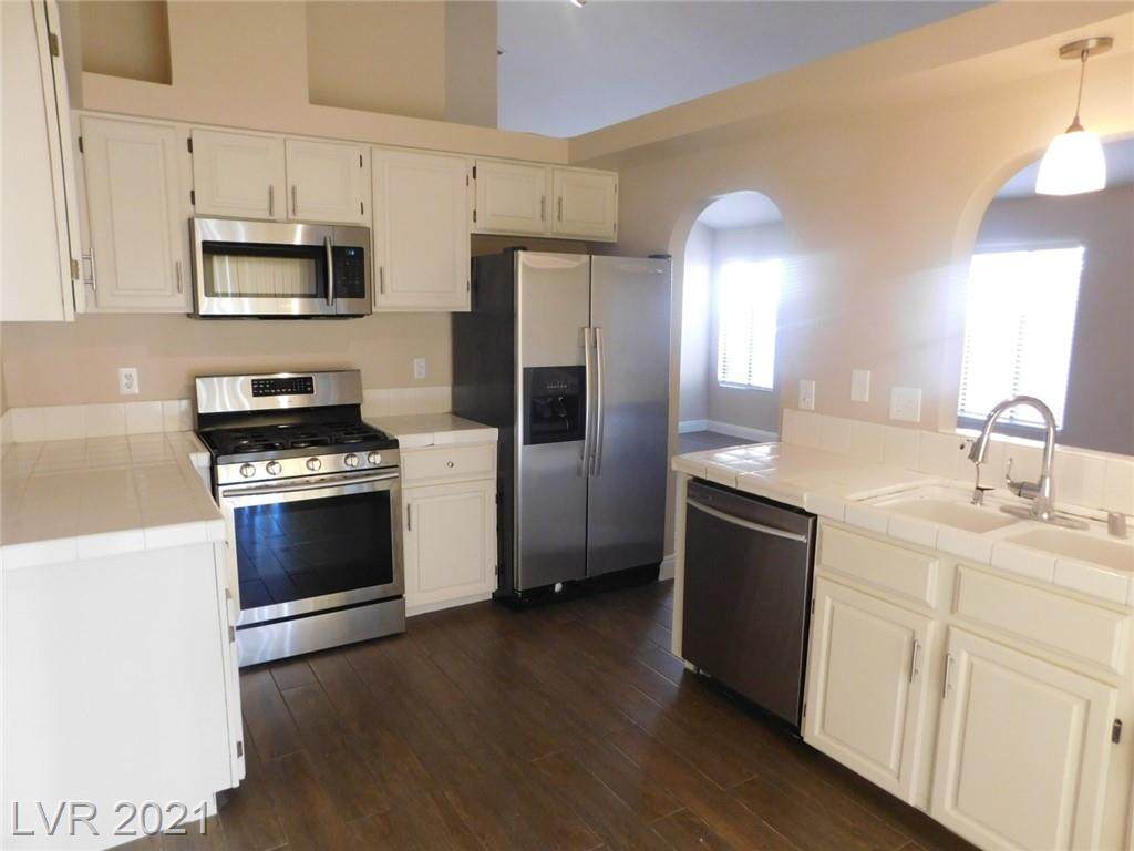 2712 Knightsbridge Road - Photo 1