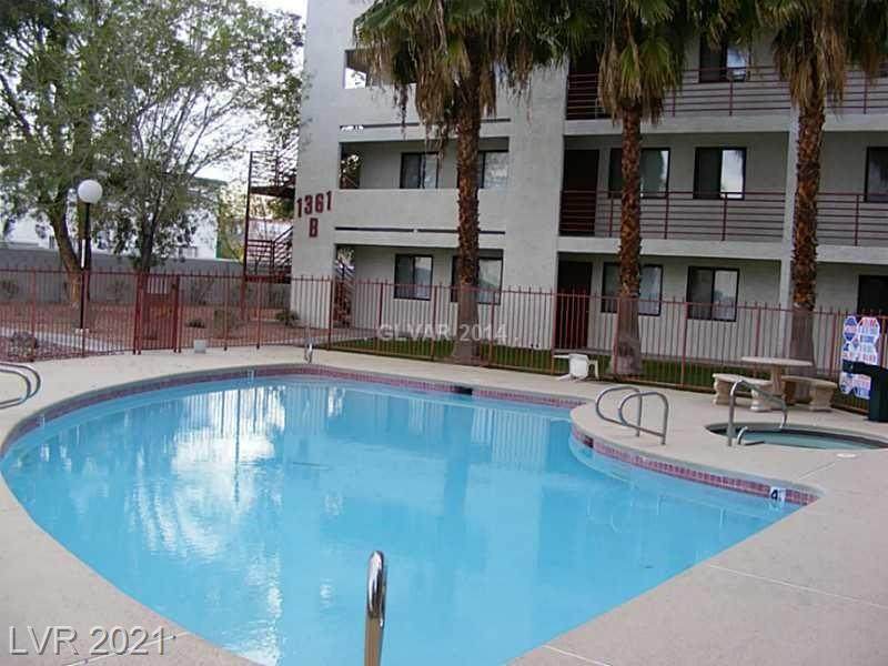 1381 University Avenue - Photo 1