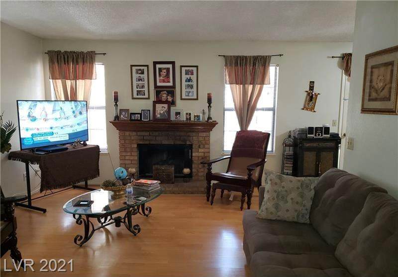 5576 Rochelle Avenue - Photo 1