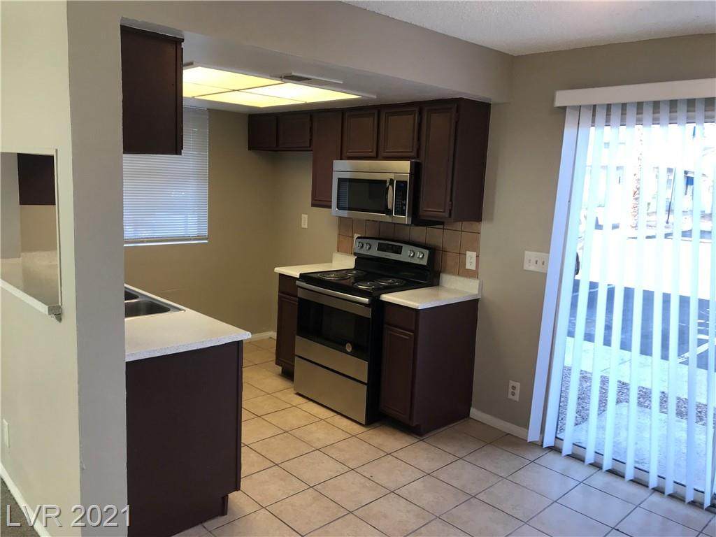 5370 Shake Court - Photo 1