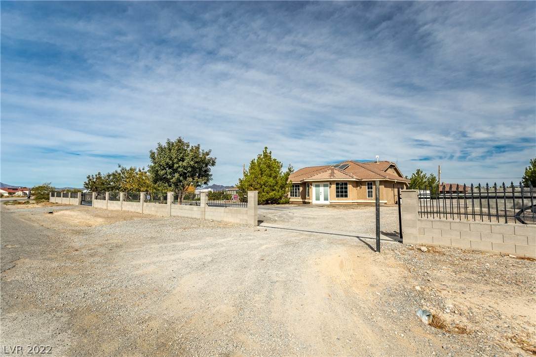 920 Garden Lane - Photo 1