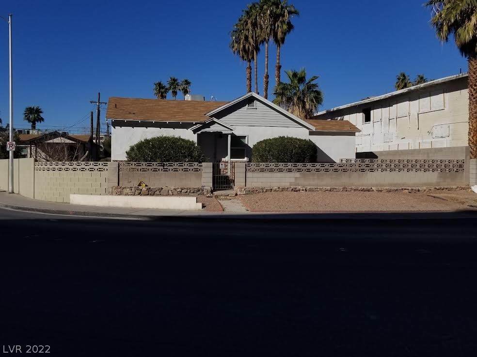 2006 Fairfield Avenue - Photo 1