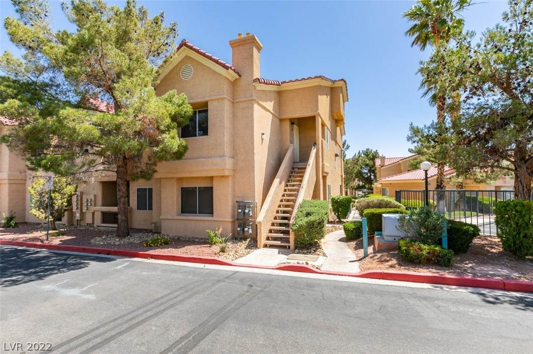 900 Heavenly Hills Court - Photo 1