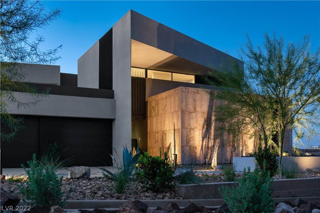 801 Dragons Eye Drive - Photo 1
