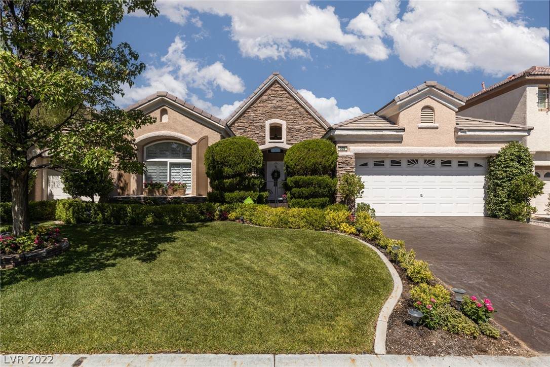 305 Round Stone Court - Photo 1