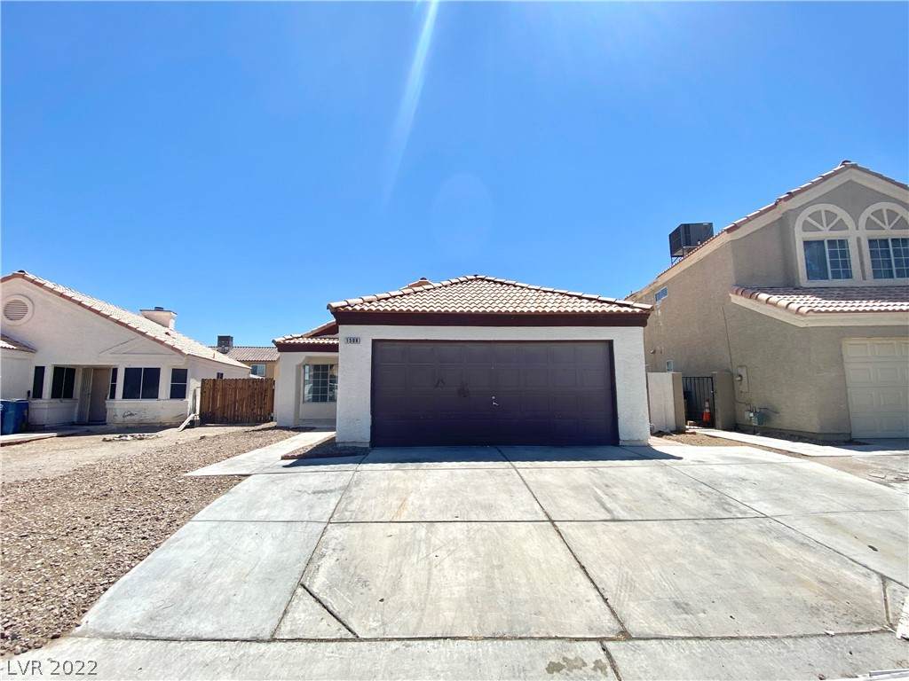 1508 Sapphire Springs Circle - Photo 1