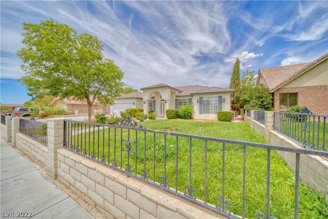 1070 Daytona Street - Photo 1