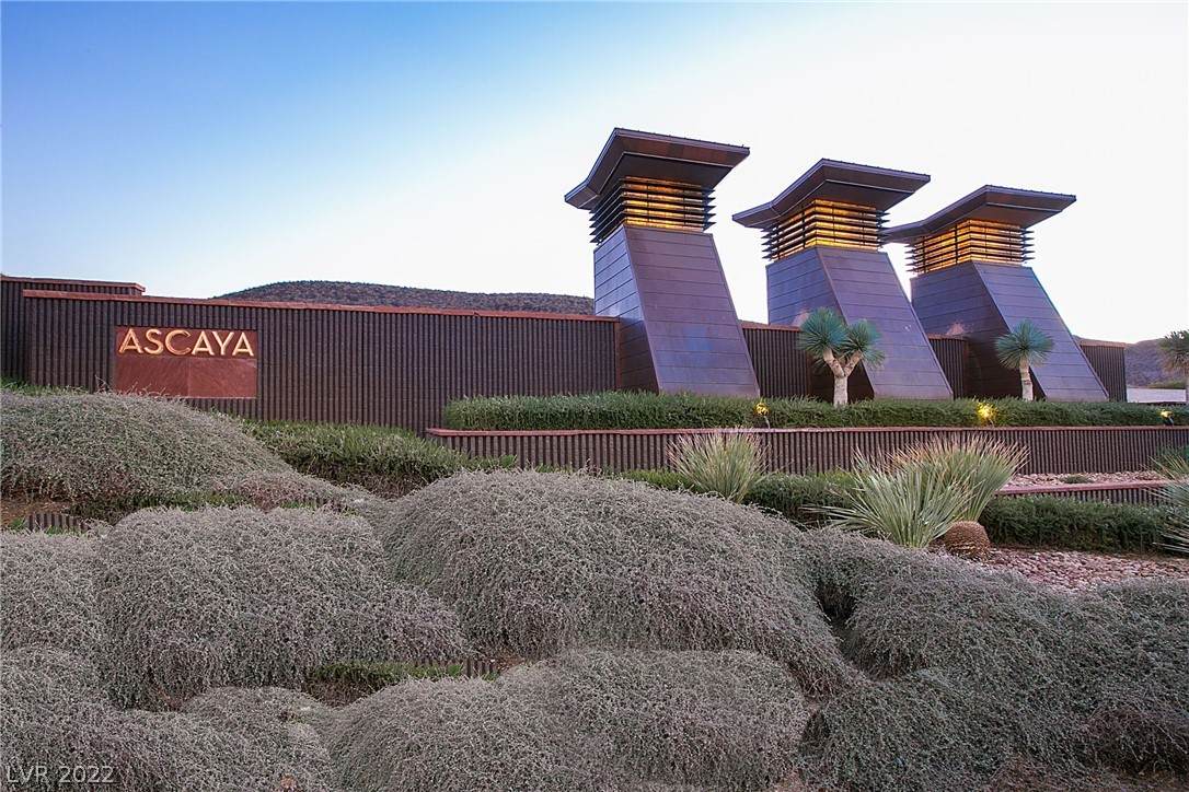 8 Chisel Crest Court - Photo 1