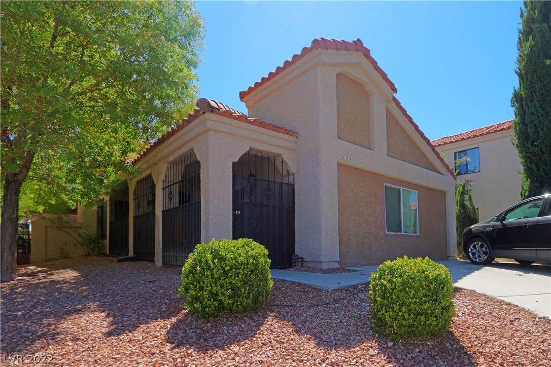 104 Lotus Blossom Court - Photo 1
