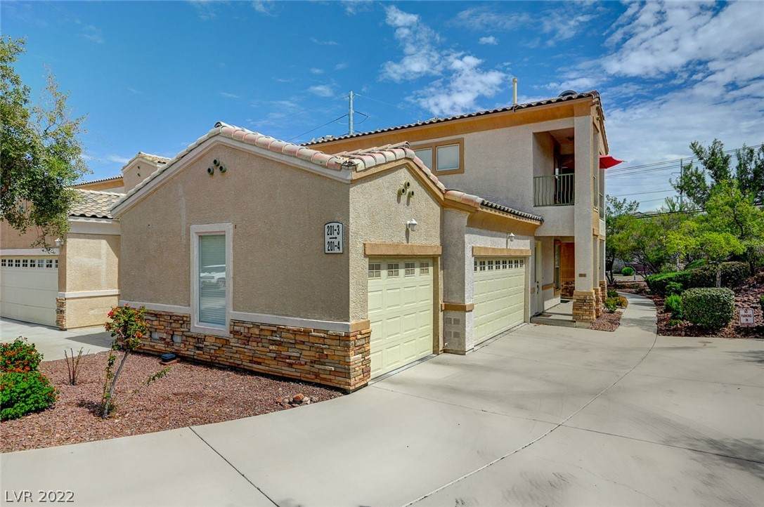 201 Kaelyn Street - Photo 1
