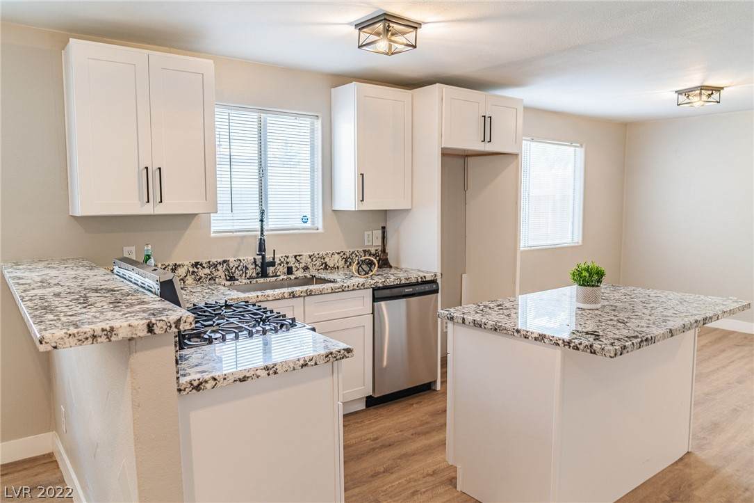 4882 Stanley Avenue - Photo 1