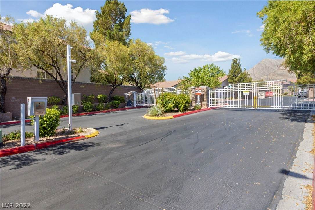 10400 Santa Cresta Avenue - Photo 1