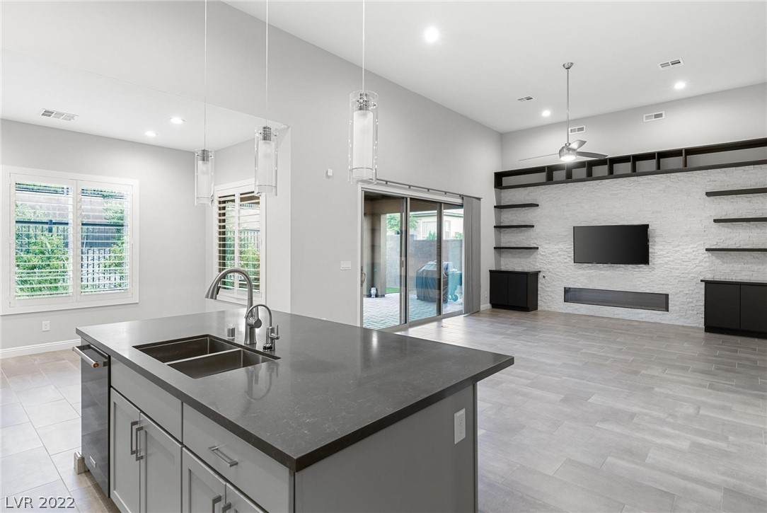 6795 Regency Crest Avenue - Photo 1