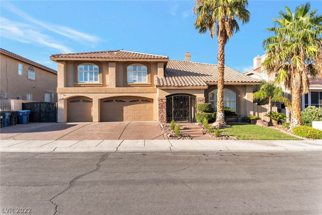 8648 Castle Hill Avenue - Photo 1