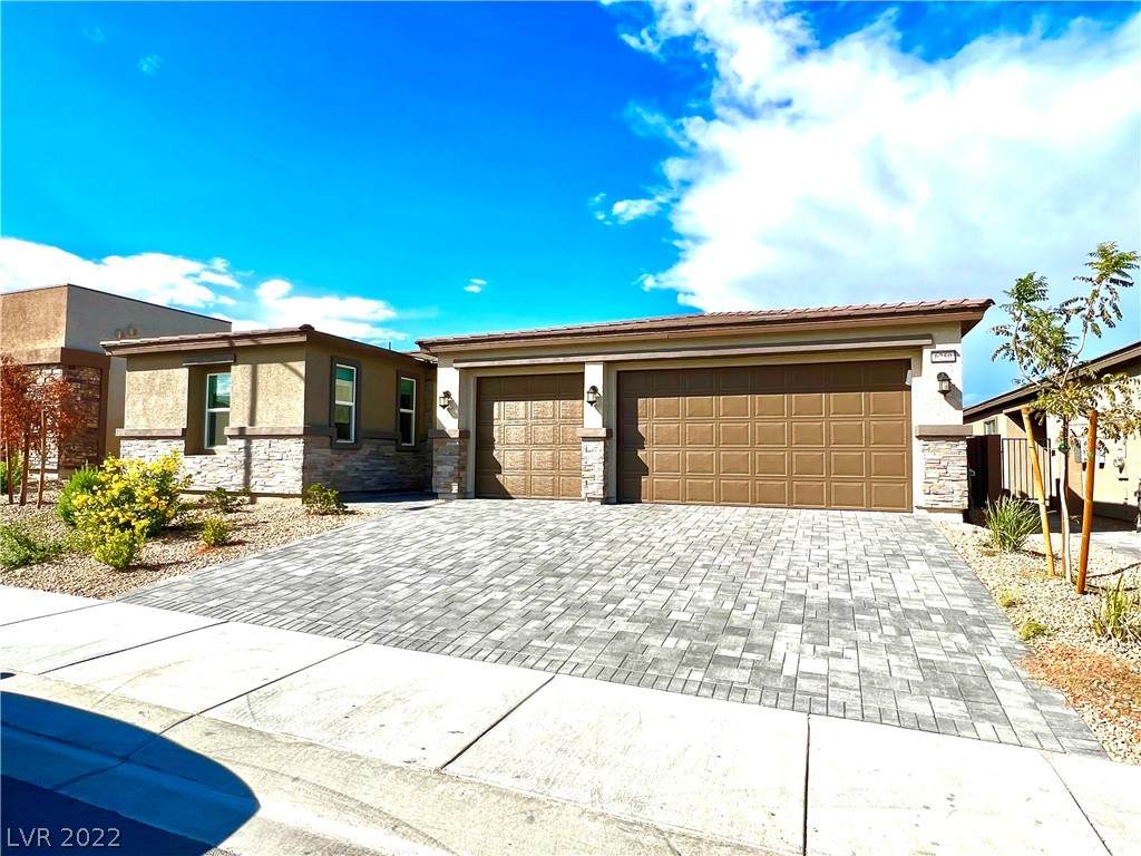 6250 Lamont Hills Avenue - Photo 1