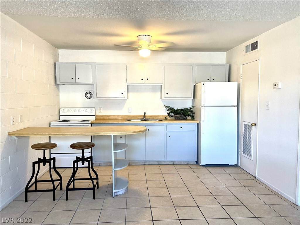 3712 Royal Crest Street - Photo 1