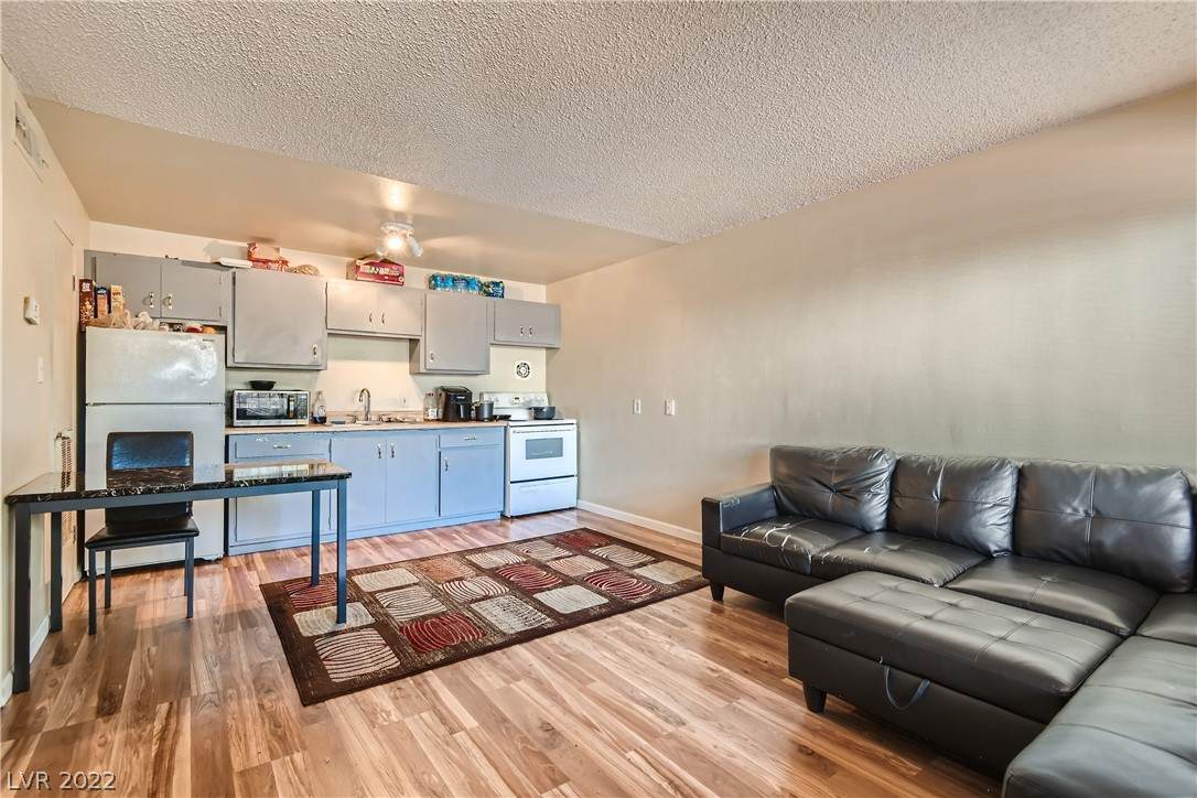 3719 Hazelwood Street - Photo 1