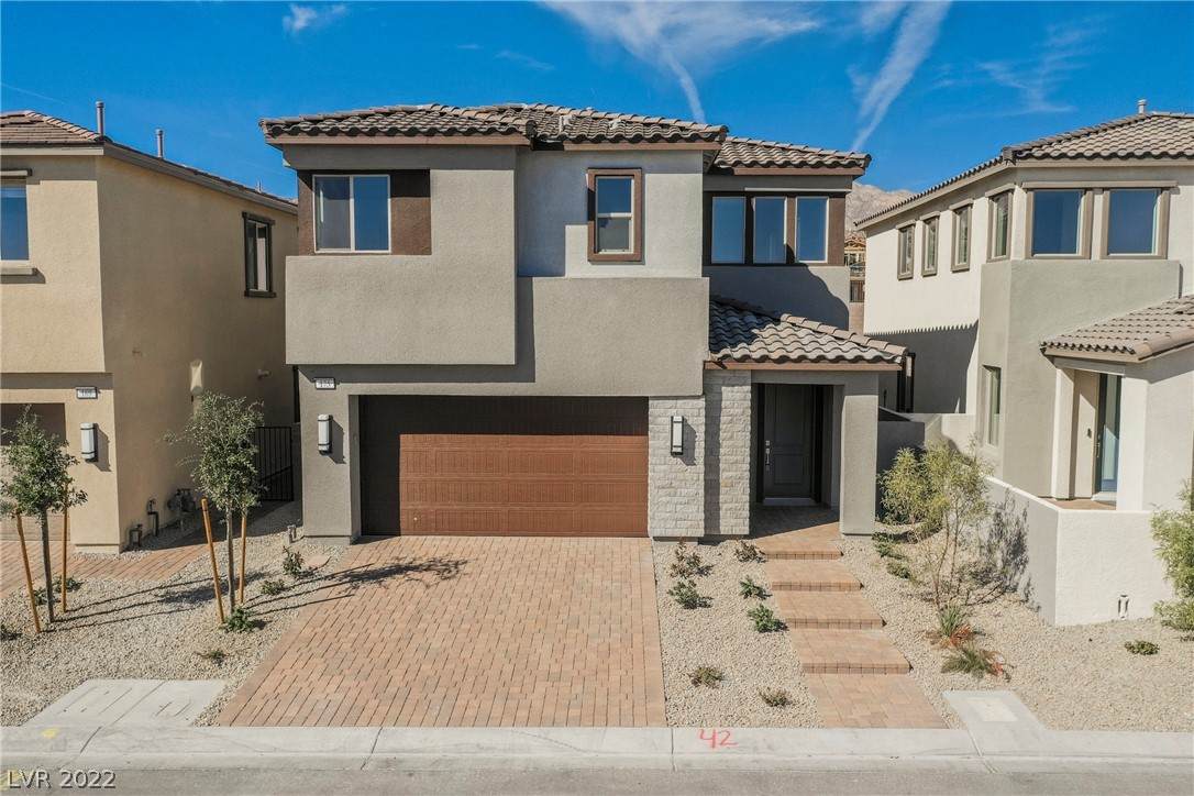 175 Medianoche Street - Photo 1