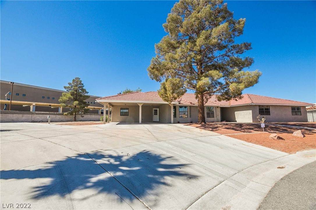 7535 Gowan Road - Photo 1