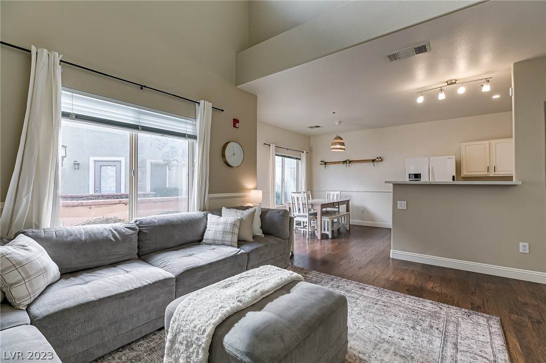 10511 Midnight Gleam Avenue - Photo 1