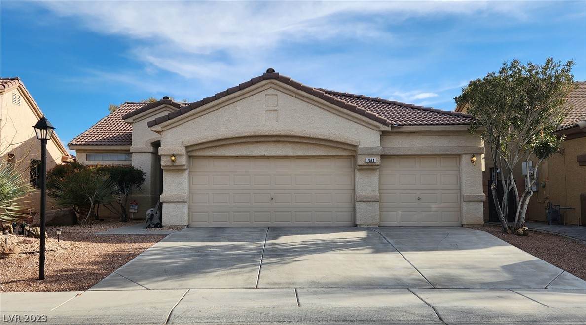 7524 Splashing Rock Drive - Photo 1