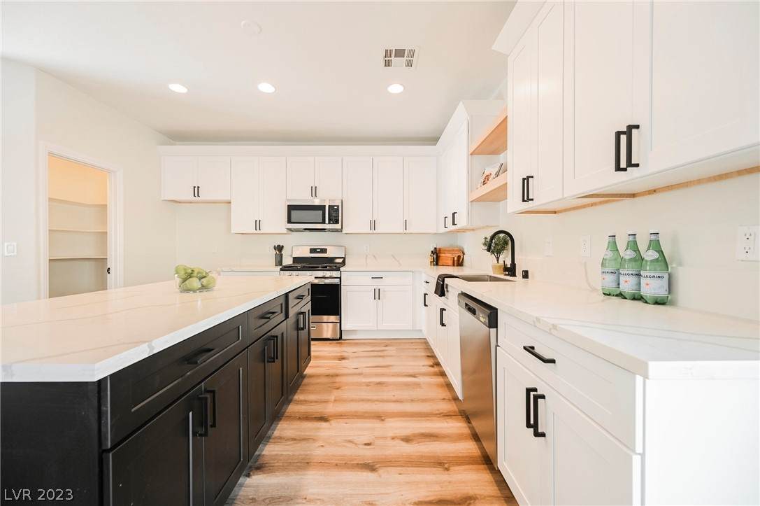 4613 Goldfield Street - Photo 1