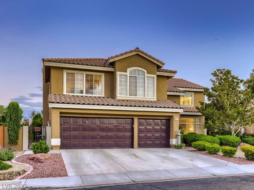 685 Helmhill Avenue - Photo 1