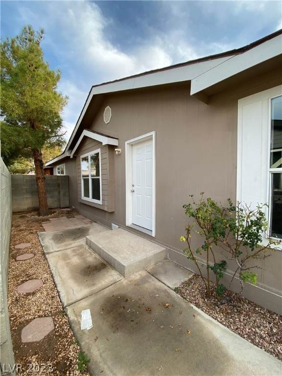 1746 Peanut Court - Photo 1