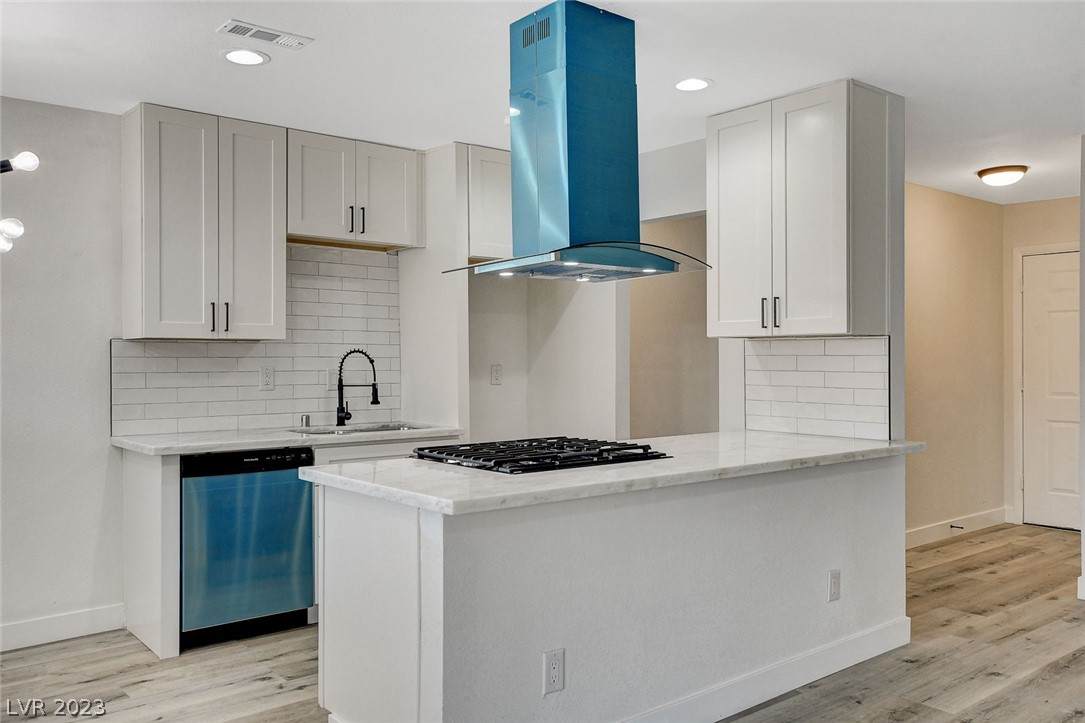 912 Dumbarton Street - Photo 1