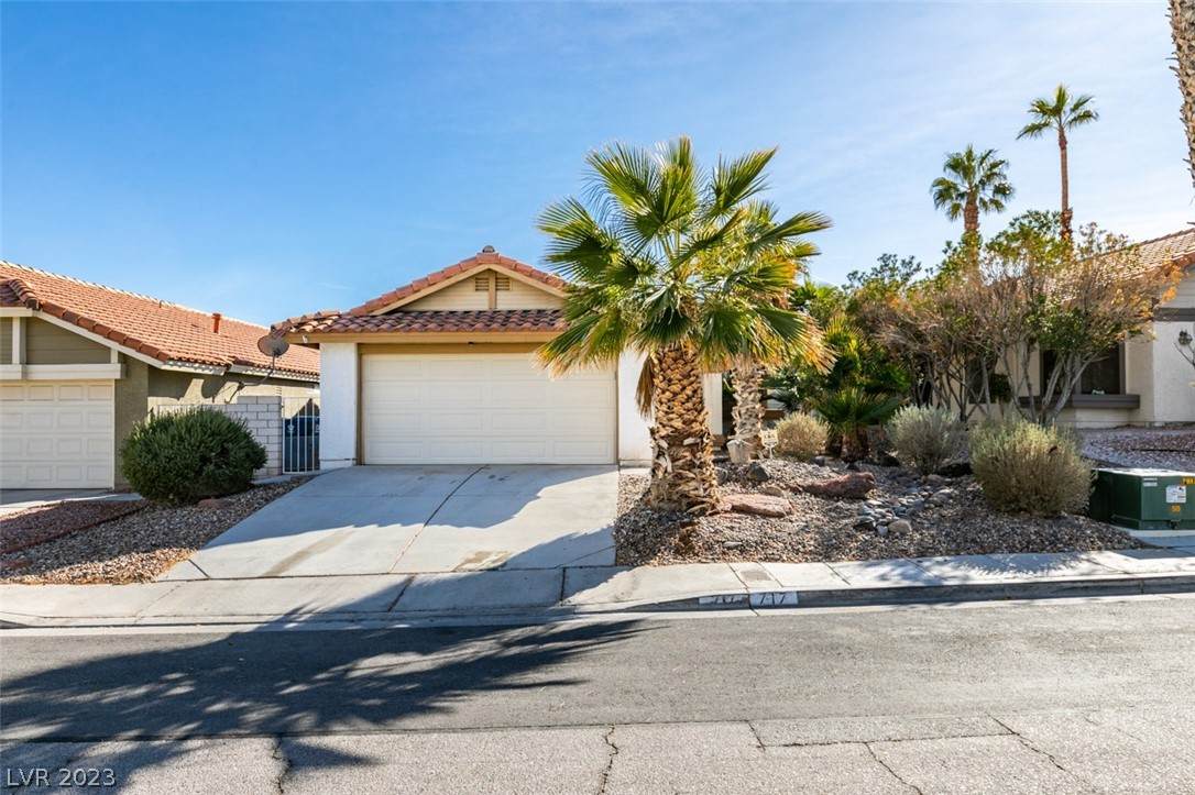 717 Thousand Oaks Drive - Photo 1