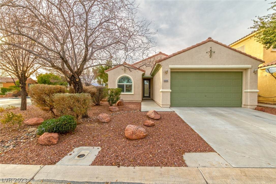 8205 Oakshire Street - Photo 1